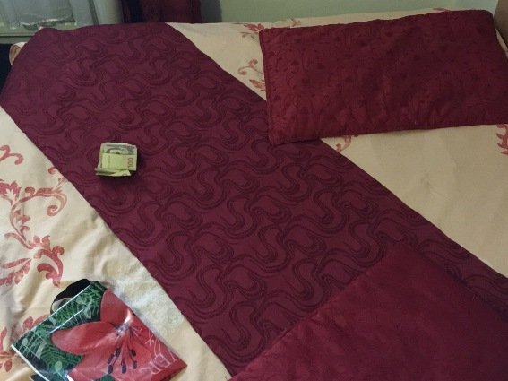 В одному із готелів Мукачева затримали сутенера, який зводив повій з клієнтами – 03