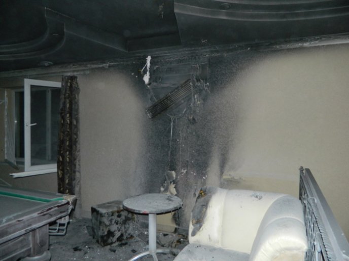 В Іршаві від удару блискавки загорілась піцерія – 01