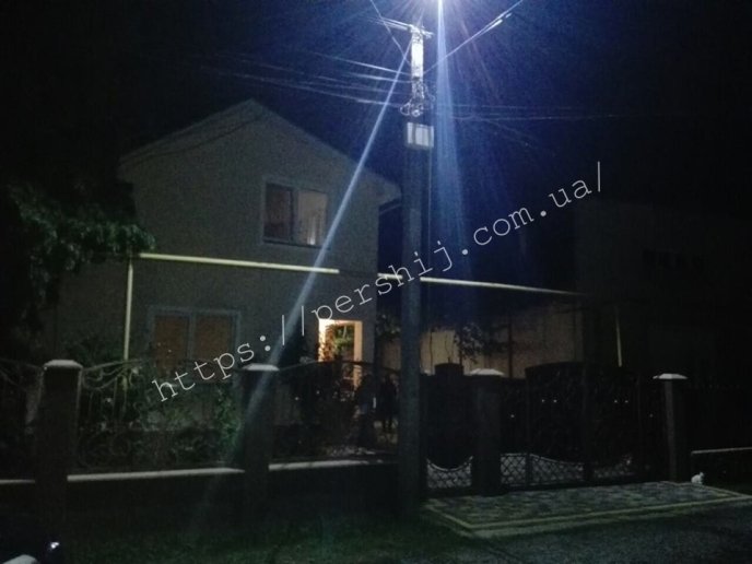 Вночі невідомі закинули на подвір’я одного з будинків Мукачева предмет, що вибухнув – 03