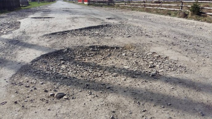 У мережі показали фото жахливого стану доріг, якими їздять жителі Міжгірського району – 17