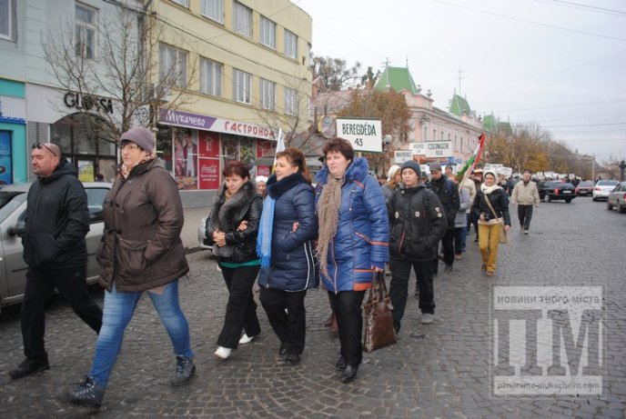 Закарпатські угорці вшанували жертв сталінських репресій поминальною ходою (ФОТО) – 07