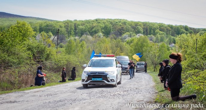 На Мукачівщині поховали загиблого на війні Героя Віктора Іньшина – 04