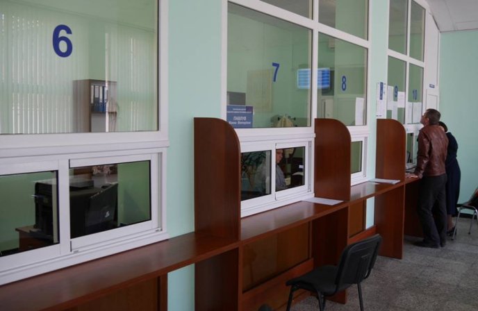 В Ужгородському ЦНАПі запровадили послугу електронної черги – 06 В Ужгородському ЦНАПі запровадили послугу електронної черги – 06
