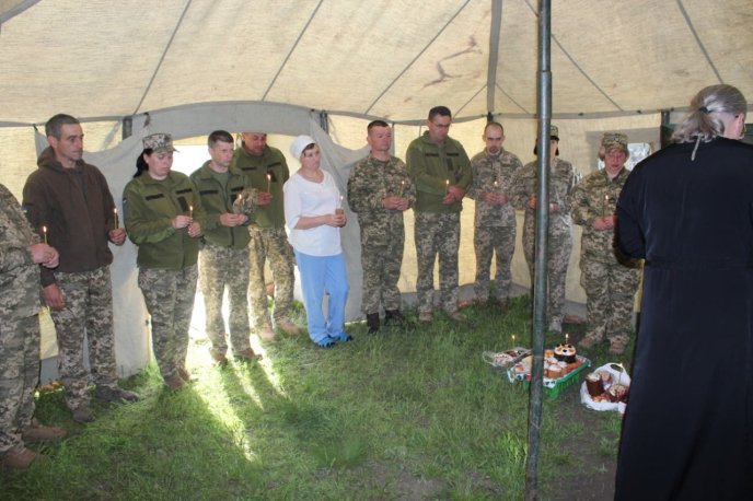 Пасочка у шоломі: як гірські штурмовики Великдень святкували – 09