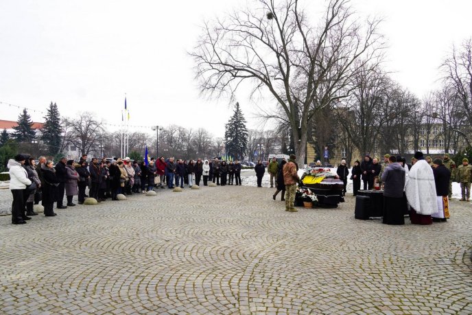 В Ужгороді поховали захисника, якого майже 2 роки вважали зниклим безвісти – 02
