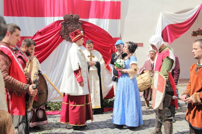 У Мукачеві влаштували реконструкцію весілля Ілони Зріні та Імре Текелі – 19