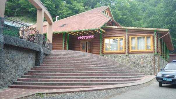 Поліцейські виявили у мукачівця рекордну партію кокаїну на півмільйона гривень – 02