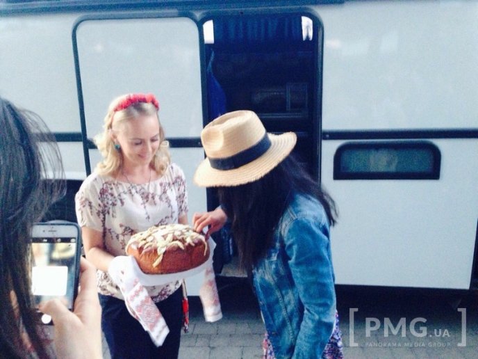 Співачка Джамала прибула в Ужгород – 03