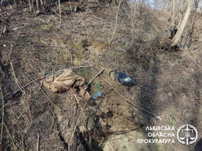 Закарпатець через ревнощі молотком забив до смерті чоловіка – 05