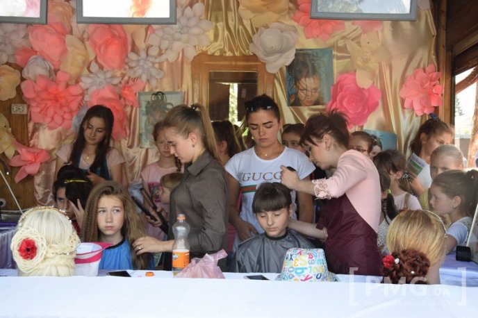 У парку "Перемоги" в Мукачеві влаштували свято для дітей – 16