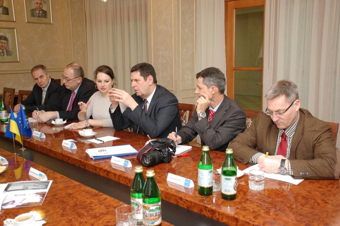 Голова облради Михайло Рівіс зустрівся з делегацією Місії ЄС – 11 Голова облради Михайло Рівіс зустрівся з делегацією Місії ЄС – 11
