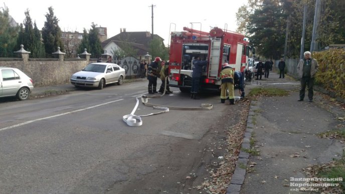 Над Ужгородом стовпи диму: у мікрорайоні Шахта горять складські приміщення – 02