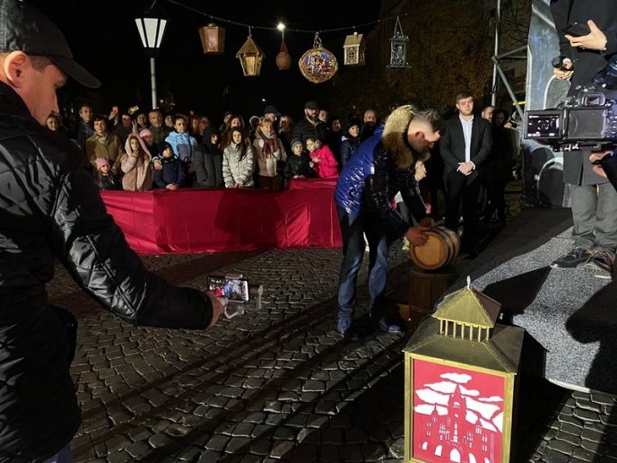 День святого Мартина: у центрі Мукачева відбулась видовищна хода з ліхтариками – 14