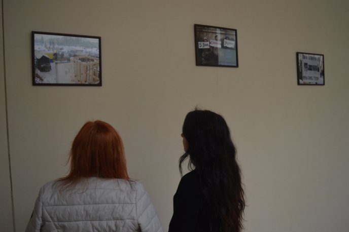 Виставка до Дня Свободи та Гідності триває у фойє Закарпатської ОДА – 01 Виставка до Дня Свободи та Гідності триває у фойє Закарпатської ОДА – 01