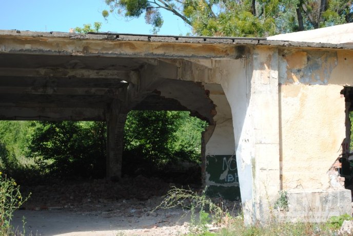 Маленька Прип’ять по сусідству зі школою та багатоквартирним масивом (ФОТО) – 04