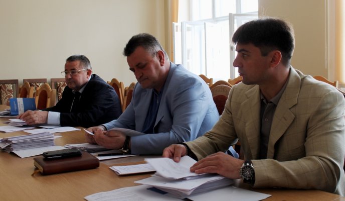 Дві комісії Закарпатської облради готуються до пленарного засідання крайового парламенту – 01 Дві комісії Закарпатської облради готуються до пленарного засідання крайового парламенту – 01