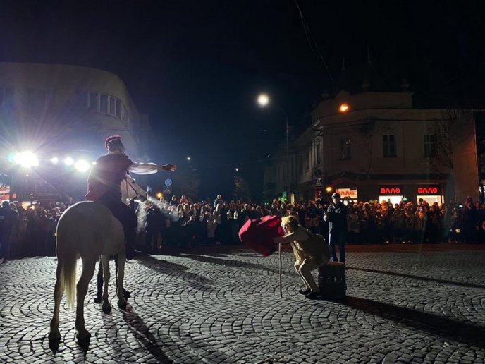 День святого Мартина: у центрі Мукачева відбулась видовищна хода з ліхтариками – 10