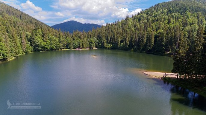 Таким його бачать птахи: користувачі мережі милуються світлинами озера Синевир з висоти – 03