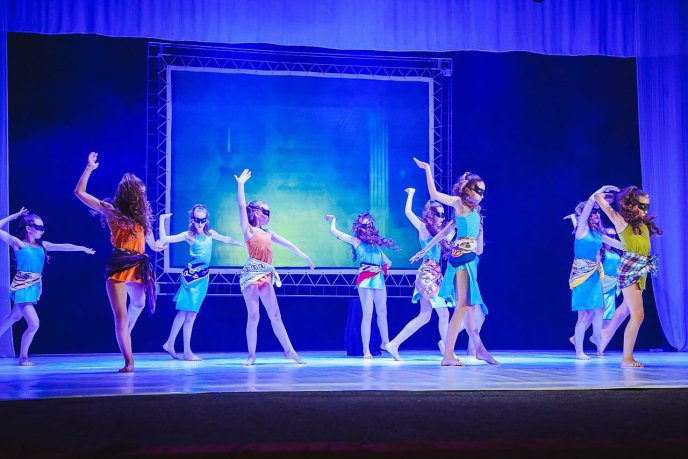 В Ужгороді студія сучасного танцю «Бліц» провела звітний концерт – 03