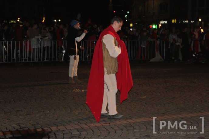 Парад ліхтариків та лицарські бої: як у Мукачеві відзначали День святого Мартина – 30