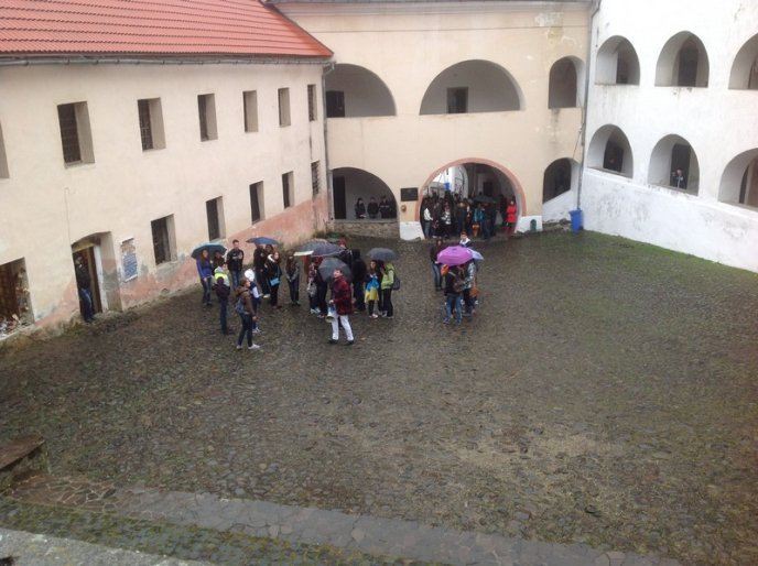 Молодь Мукачева провела флешмоб єдності "Ми разом! - Мы вместе!" (ФОТО,ВІДЕО) – 02