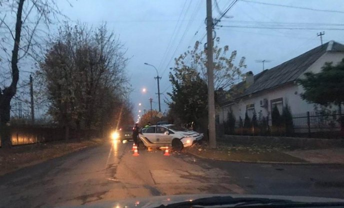 Вранці патрульні потрапили в аварію – 02