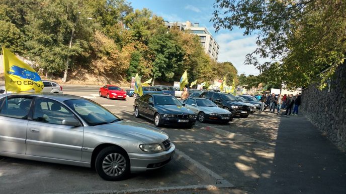 Закарпатські "пересічники" протестують під Верховною Радою – 06