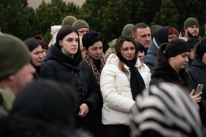 На Закарпатті поховали військового, який загинув у Луганській області – 05
