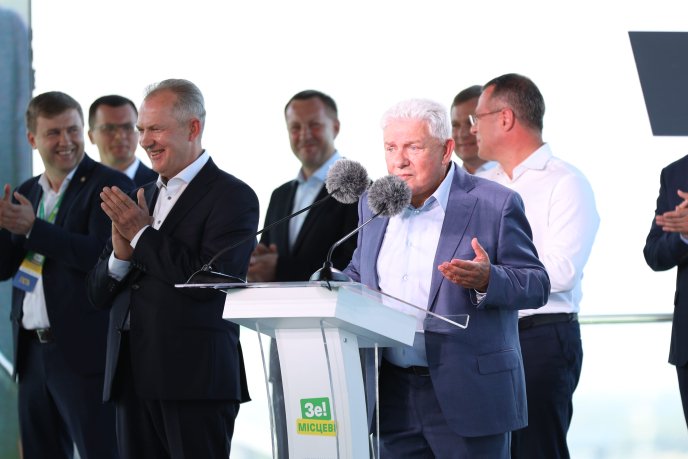 Молоді, зелені, амбітні: з’їзд «Слуги Народу» висунув кандидатів у мери – 04