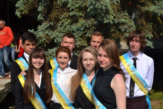 Ужгородські випускники теж станцювали вальс (ФОТО) – 05