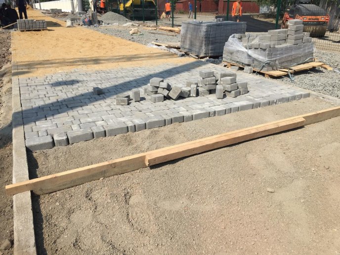 У Мукачеві проводять благоустрій на одній із вулиць міста – 03