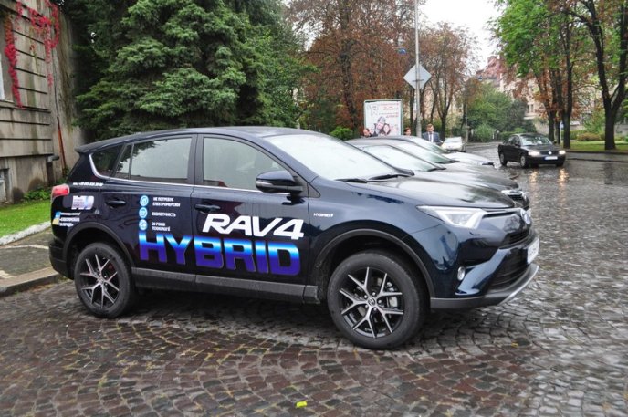 Автосалон просто неба влаштували в Ужгороді – 06