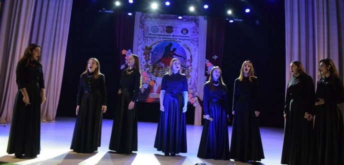 В Ужгороді відбувся Міжнародний фестиваль дитячої та юнацької творчості "Весняний бал" – 01 В Ужгороді відбувся Міжнародний фестиваль дитячої та юнацької творчості "Весняний бал" – 01