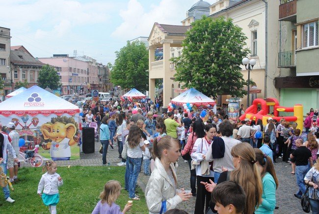 У Мукачеві стартувало "Свято морозива" (ФОТО) – 02