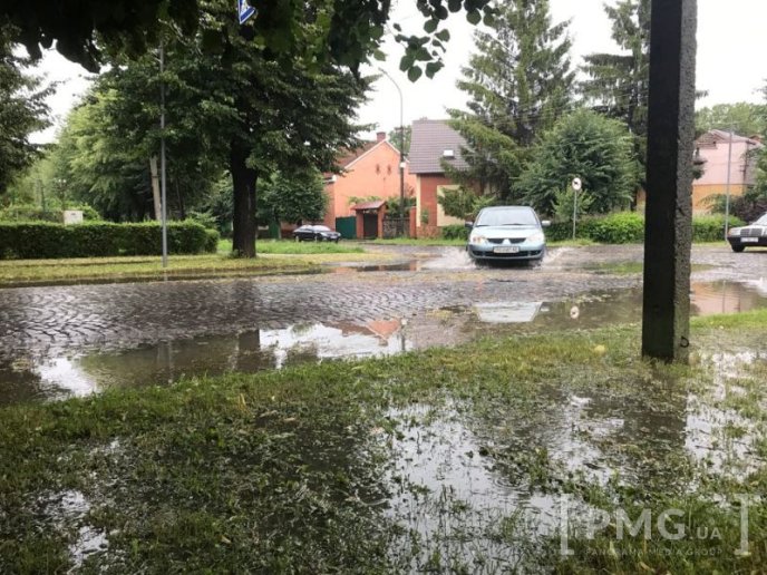 Страшенна злива у Мукачеві: до чого вона призвела – 12