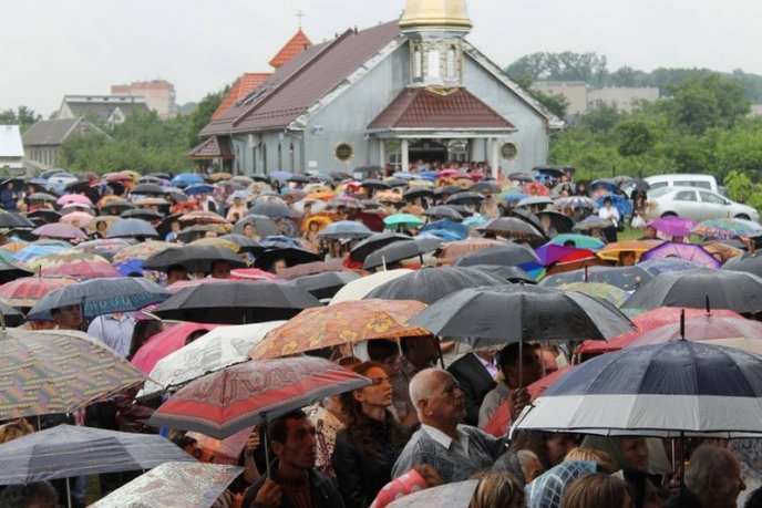 У Мукачеві урочисто відзначили свято Чудотворної Мукачівської Ікони Матері Божої (ФОТО) – 02