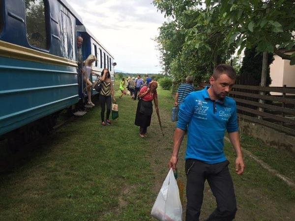 Закарпаття, яке вражає: сільський базар на коліях унікальної вузькоколійки очима проекту "Ukraїner" – 06