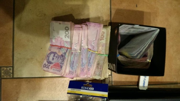 Працівники СБУ припинили діяльність "наркомаркету" в Ужгороді – 04