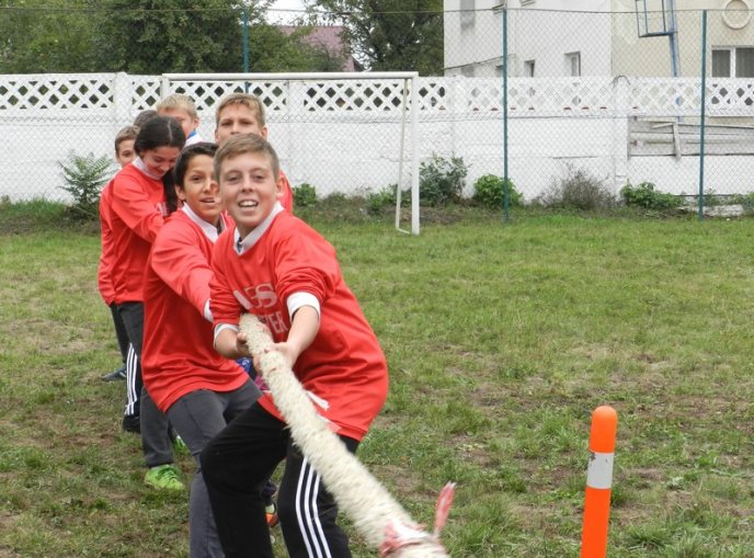 Близько сотні школярів приїхали до Мукачева на змагання "Юні друзі прикордонників" – 07