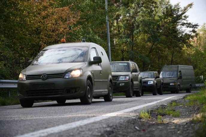 Закарпатським військовим передали вісім спецавтівок – 01