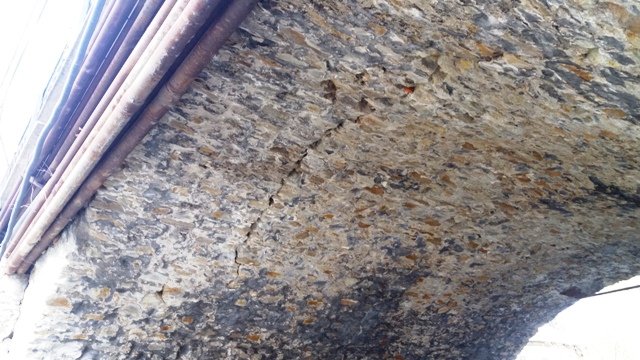 У Берегові тріснула конструкція мосту через канал Верке – 05