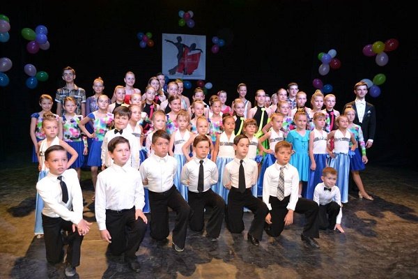 Берегівський колектив "Гармонія" показав місцевій публіці звітний концерт – 07