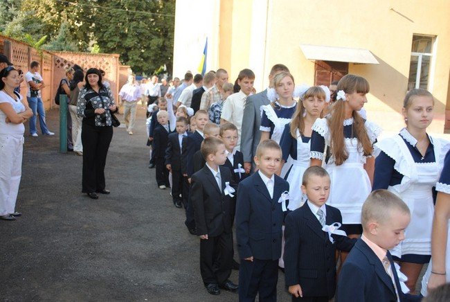 У школах Мукачева пролунав перший дзвоник (ФОТОРЕПОРТАЖ) – 02