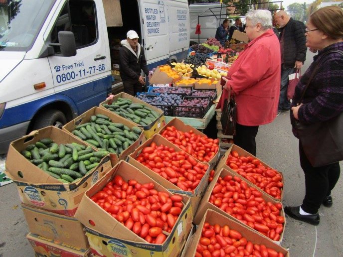 Десятки видів продукції та шашлик, бограч із закусками: в Ужгороді стартувала "Золота осінь" – 03
