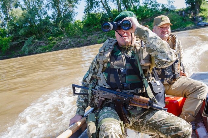 На Закарпатті прикордонники започаткували річкові патрулі  – 04
