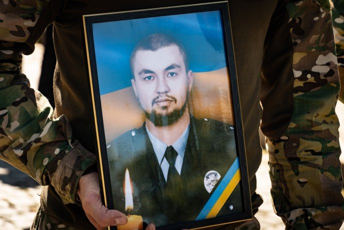 В Ужгороді поховали 26-річного захисника, який загинув у Донецькій області – 03 В Ужгороді поховали 26-річного захисника, який загинув у Донецькій області – 03