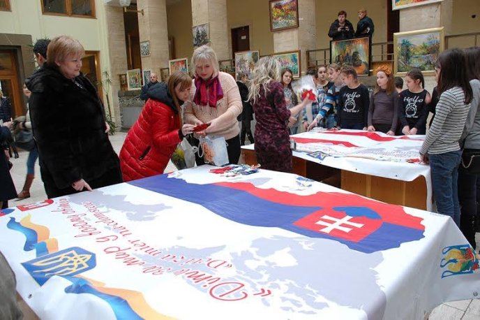 Закарпатські діти долучились до міжнародного проекту "Діти за мир у всьому світі" – 01