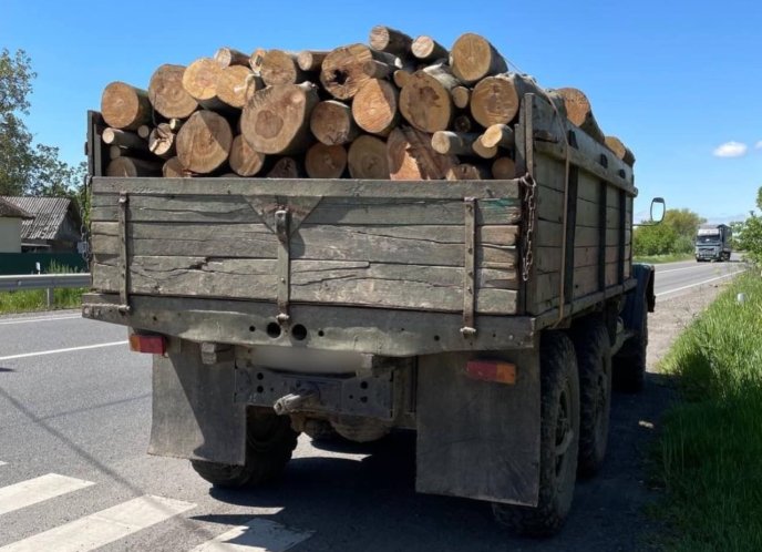 На об’їзній Ужгорода патрульним пропонували хабар – 02