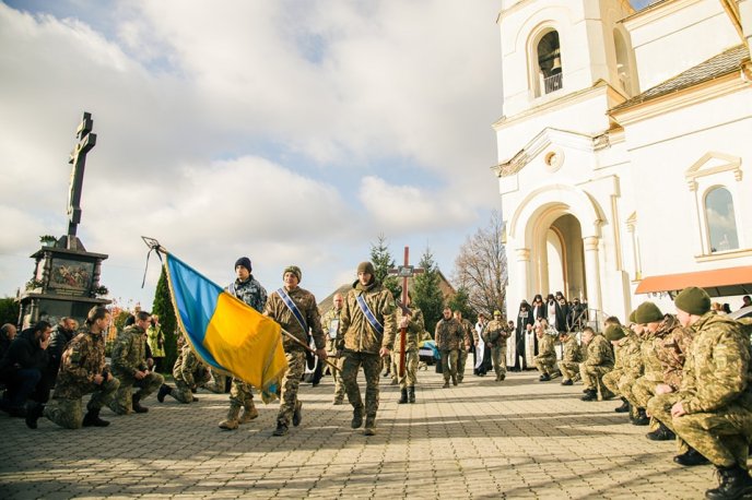 Сьогодні Мукачево попрощалося з Героєм – 03