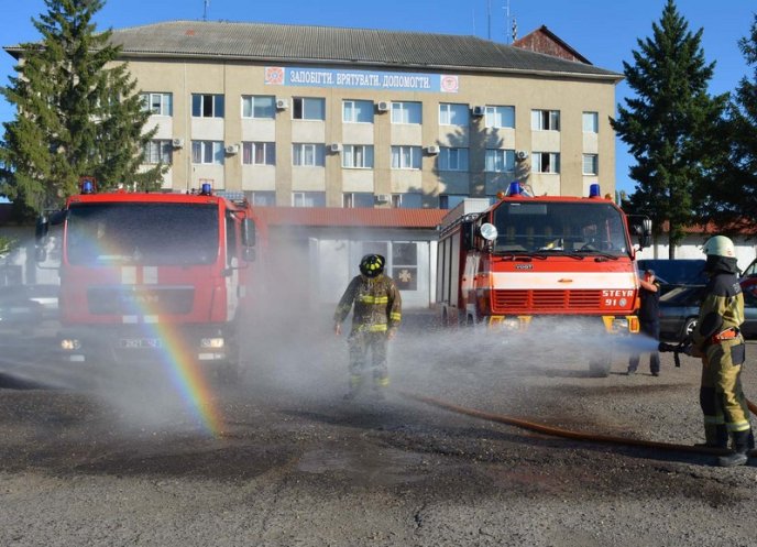 Закарпатця оригінально провели на пенсію – 01
